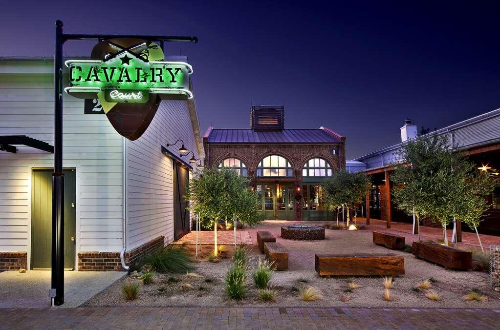 Cavalry Court, By Valencia Hotel Collection Колледж-Стейшен Екстер'єр фото