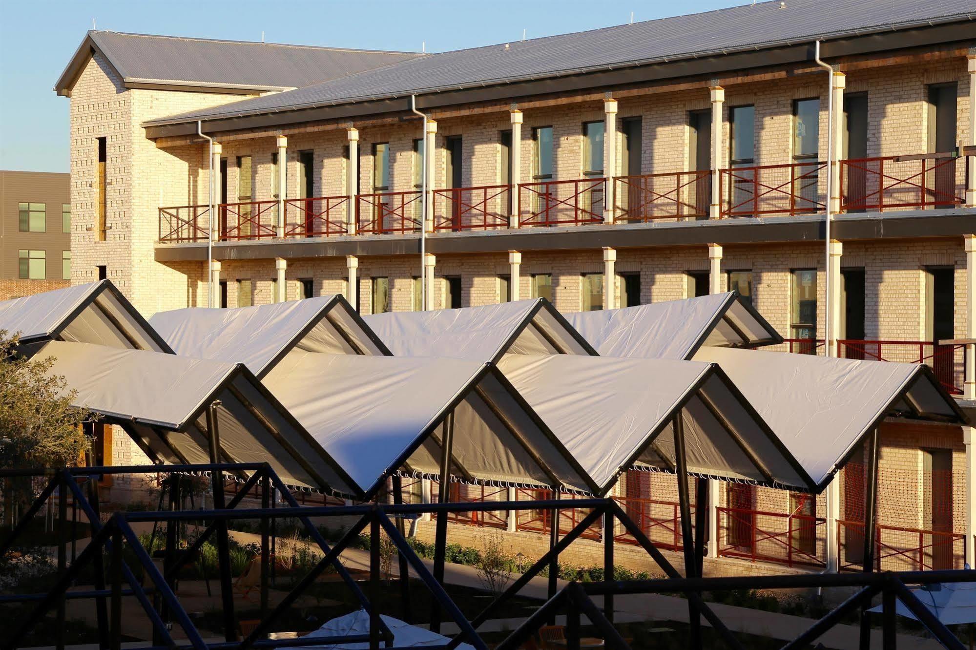 Cavalry Court, By Valencia Hotel Collection Колледж-Стейшен Екстер'єр фото