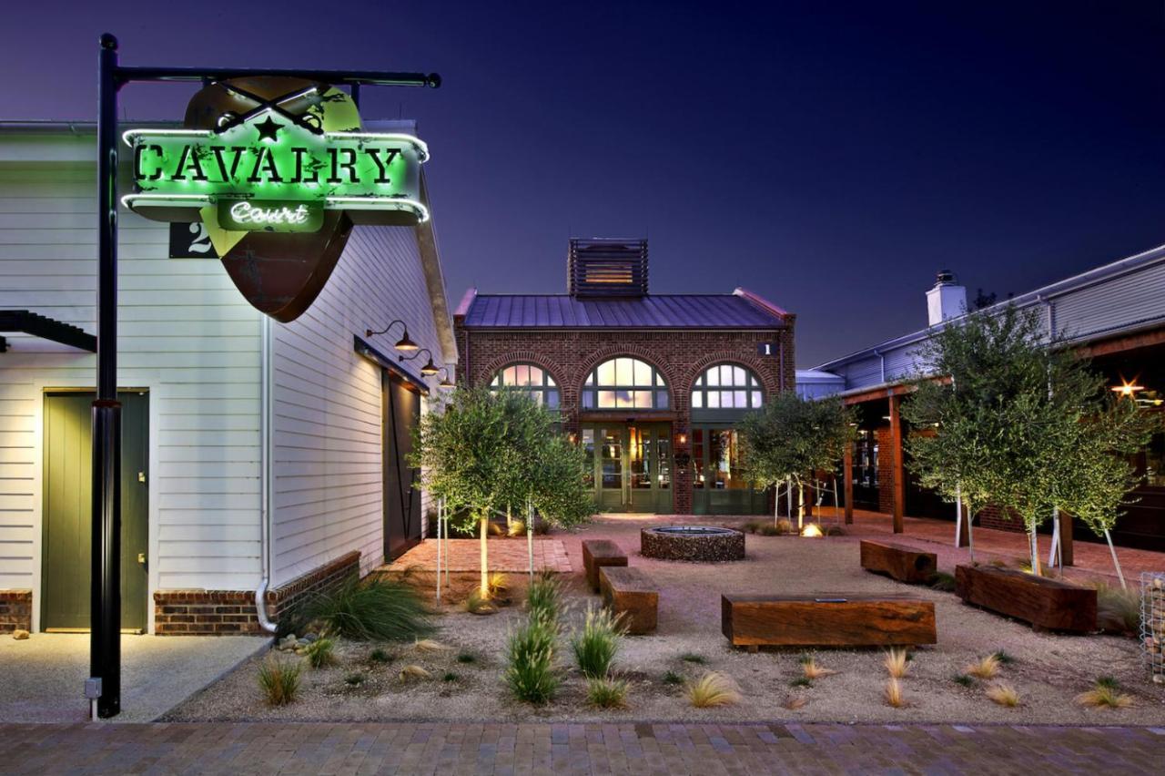 Cavalry Court, By Valencia Hotel Collection Колледж-Стейшен Екстер'єр фото