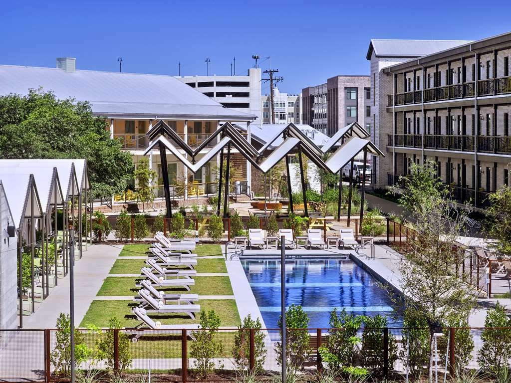 Cavalry Court, By Valencia Hotel Collection Колледж-Стейшен Екстер'єр фото